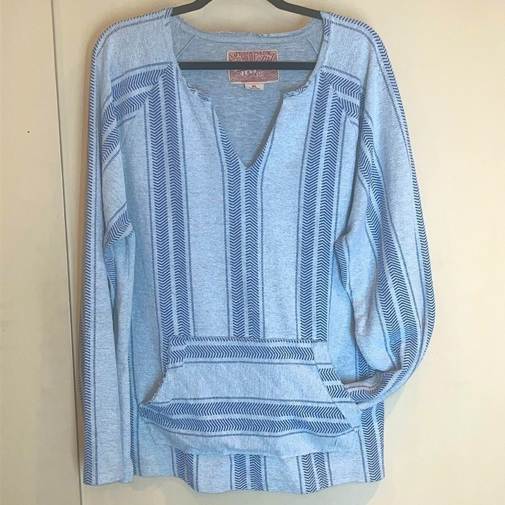 Trademark Brooklyn Cloth MFG Co ladies sweatshirt size XL/ grey & blue accents